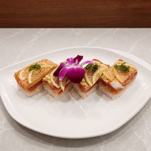 Oshizushi.