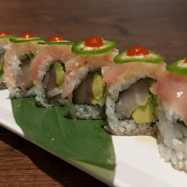 Hamachi Lover Roll.